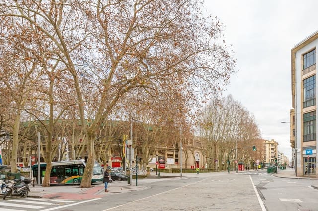 Kommersiell till salu i Pamplona - 200 000 € (Ref: 9524061)