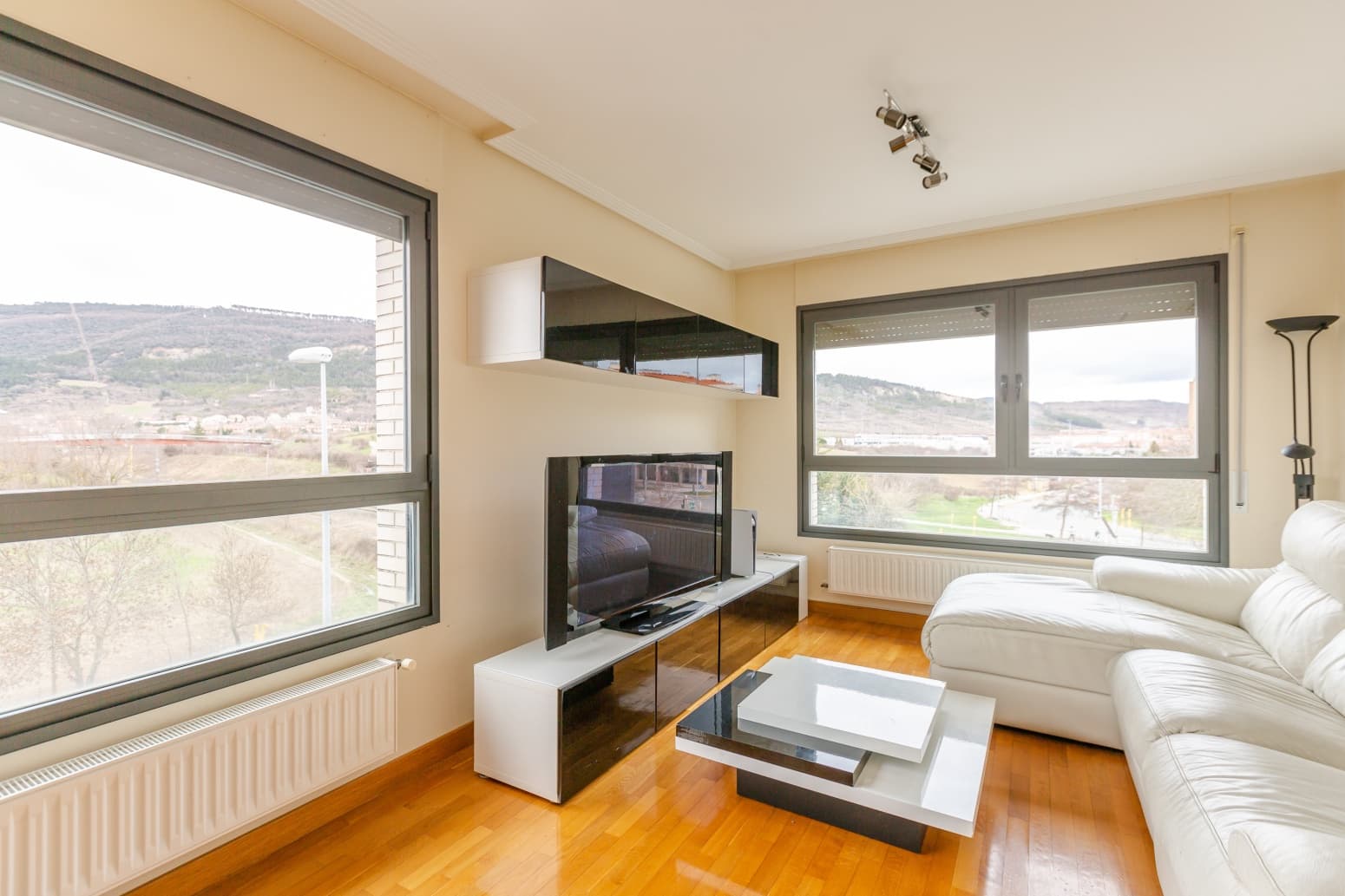 2 Zimmer Wohnung zu verkaufen in Pamplona / Iruna mit Garage - 269.000 € (Ref: 9524062)