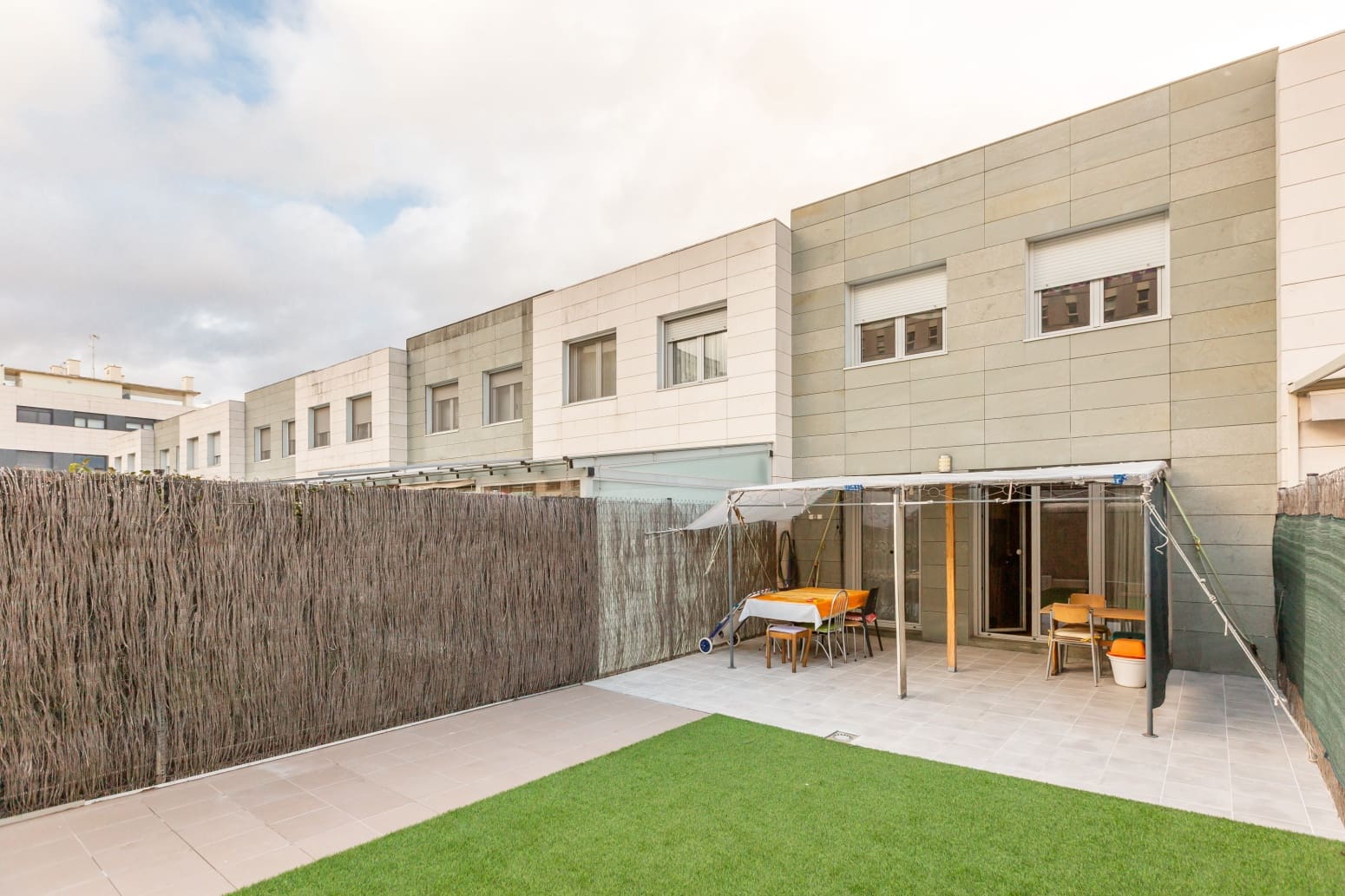 4 sypialnia Willa na sprzedaż w Burlada z garażem - 507 000 € (Ref: 9524064)