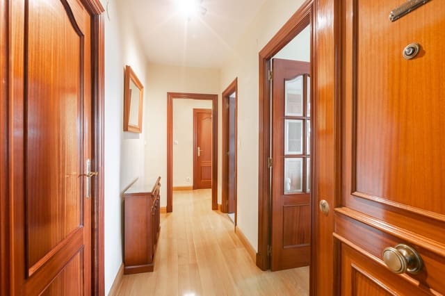 Piso de 3 habitaciones en Artajona en venta - 155.000 € (Ref: 9527195)