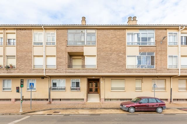 Piso de 3 habitaciones en Artajona en venta - 155.000 € (Ref: 9527195)