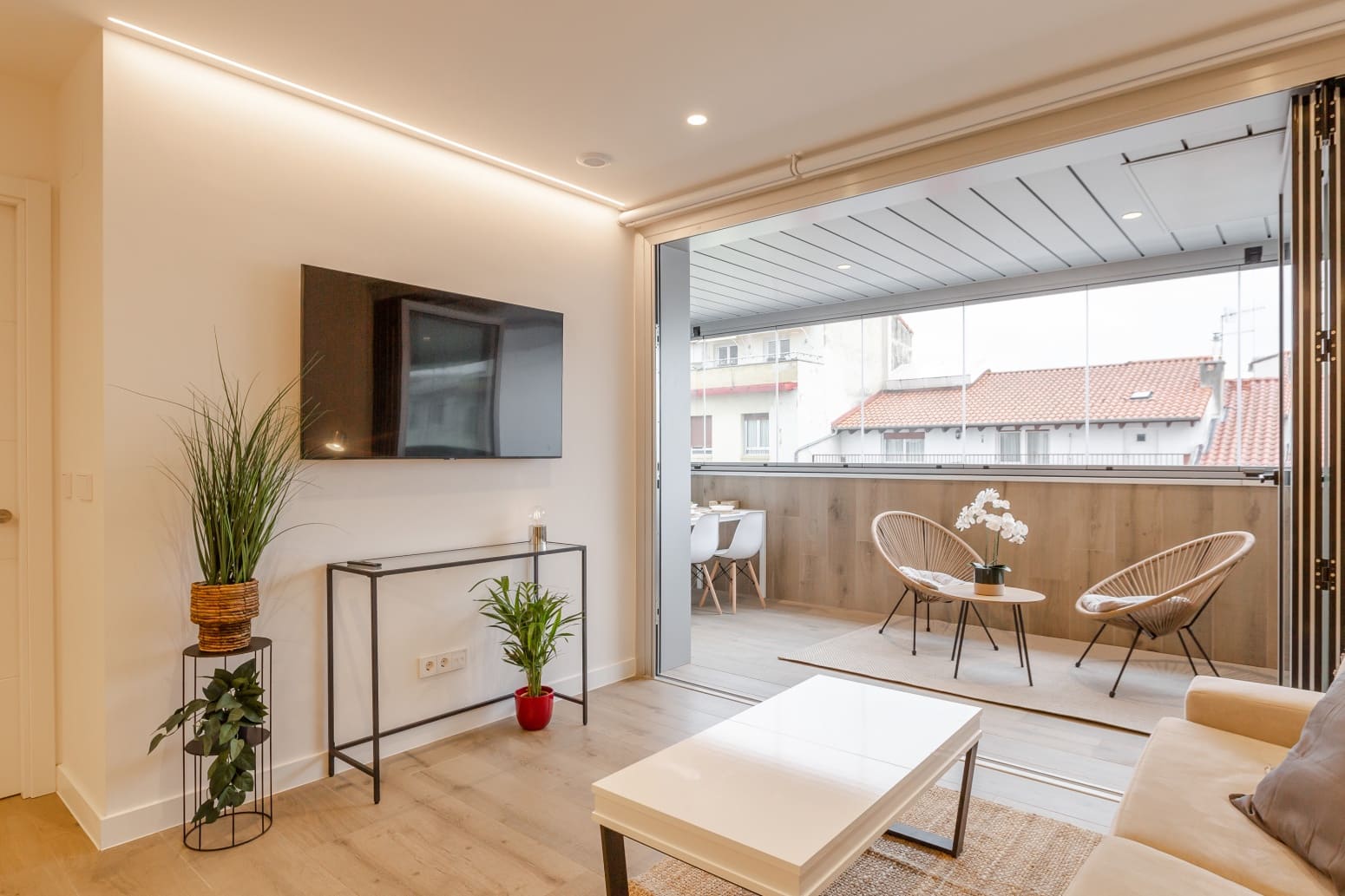 1 bedroom Flat for rent in Pamplona / Iruna with garage - € 1,300 (Ref: 9530139)