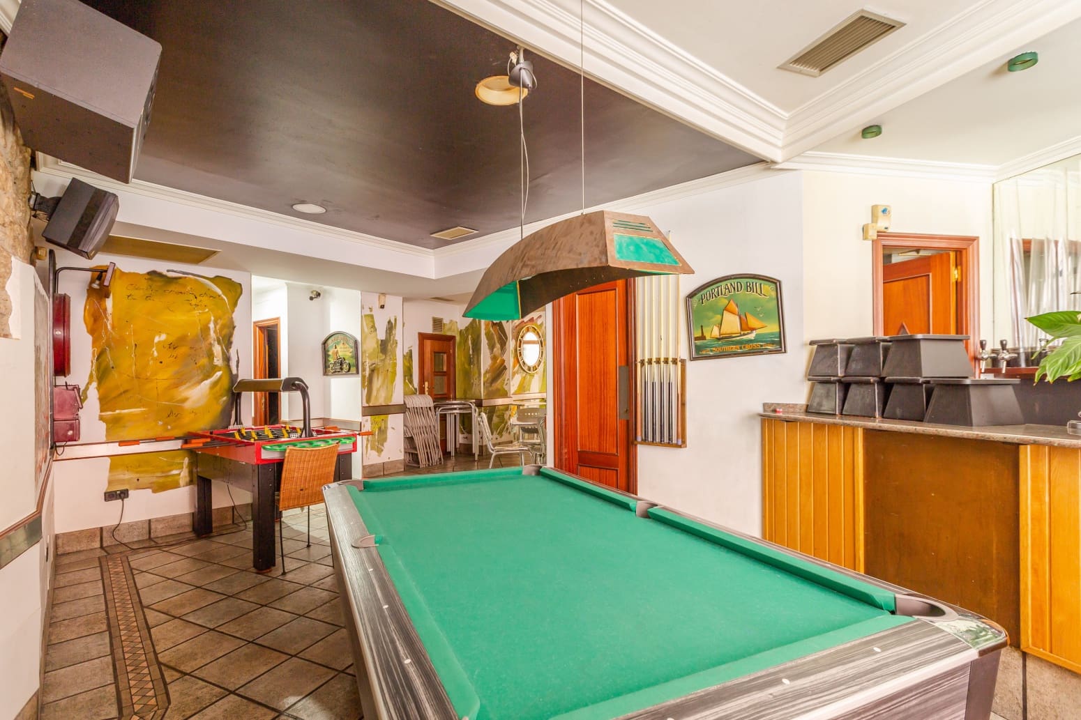 Business for sale in Vitoria-Gasteiz - € 360,000 (Ref: 9533420)