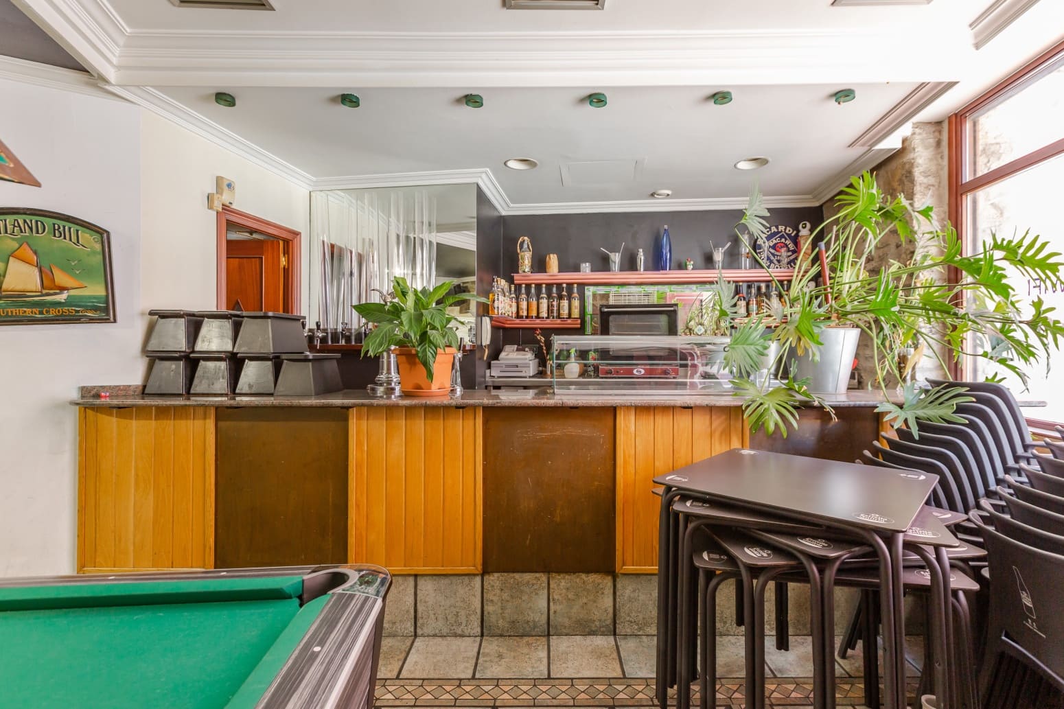 Business for sale in Vitoria-Gasteiz - € 360,000 (Ref: 9533420)