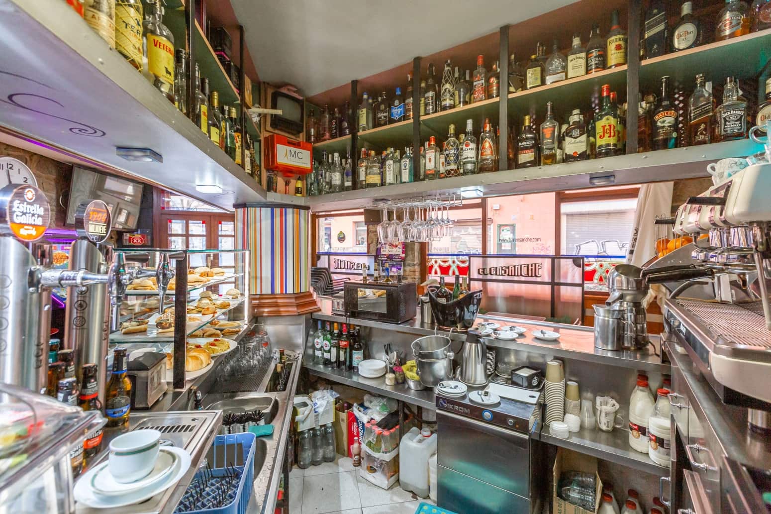 Business for sale in Vitoria-Gasteiz - € 360,000 (Ref: 9533420)