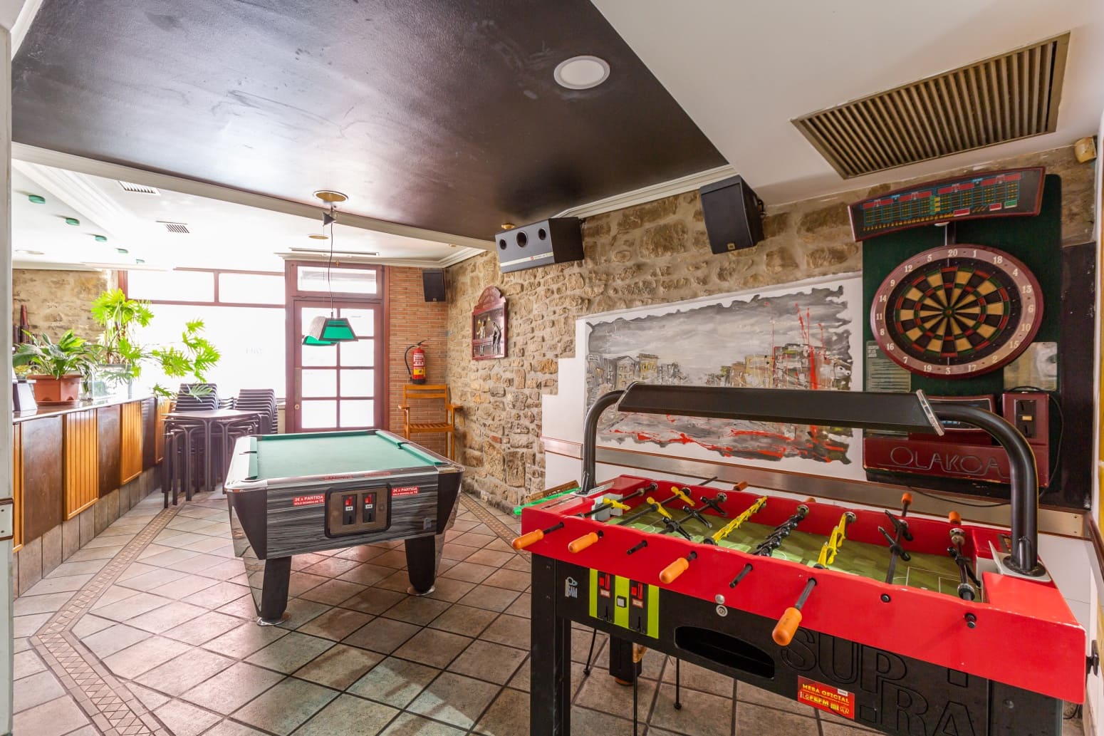 Business for sale in Vitoria-Gasteiz - € 360,000 (Ref: 9533420)