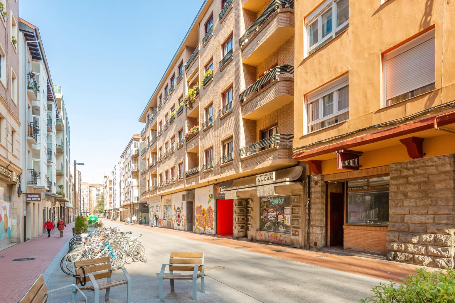 Business for sale in Vitoria-Gasteiz - € 360,000 (Ref: 9533420)