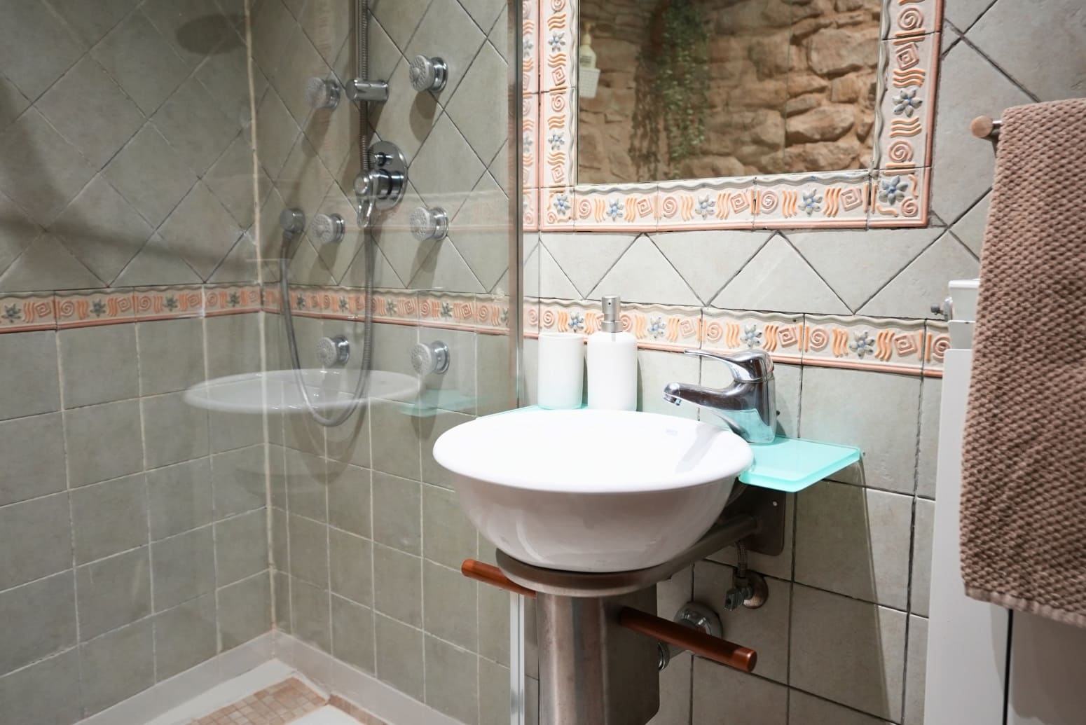 4 bedroom Business for sale in Leoz - € 349,900 (Ref: 9533421)