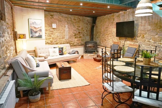 4 bedroom Business for sale in Leoz - € 349,900 (Ref: 9533421)