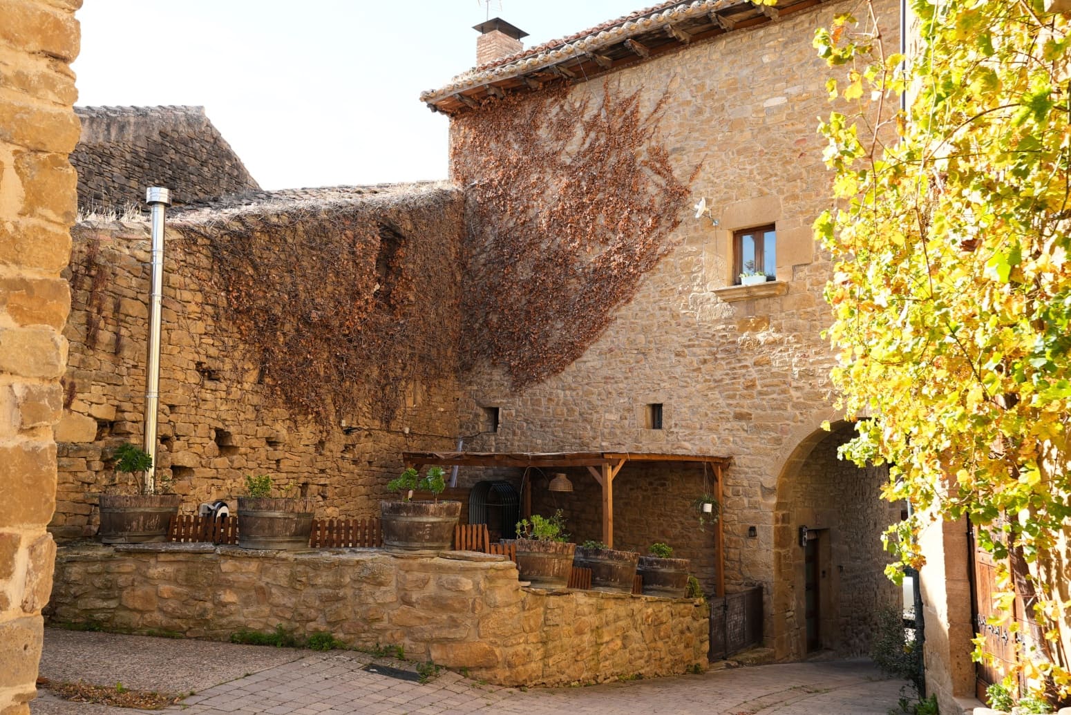 4 bedroom Business for sale in Leoz - € 349,900 (Ref: 9533421)