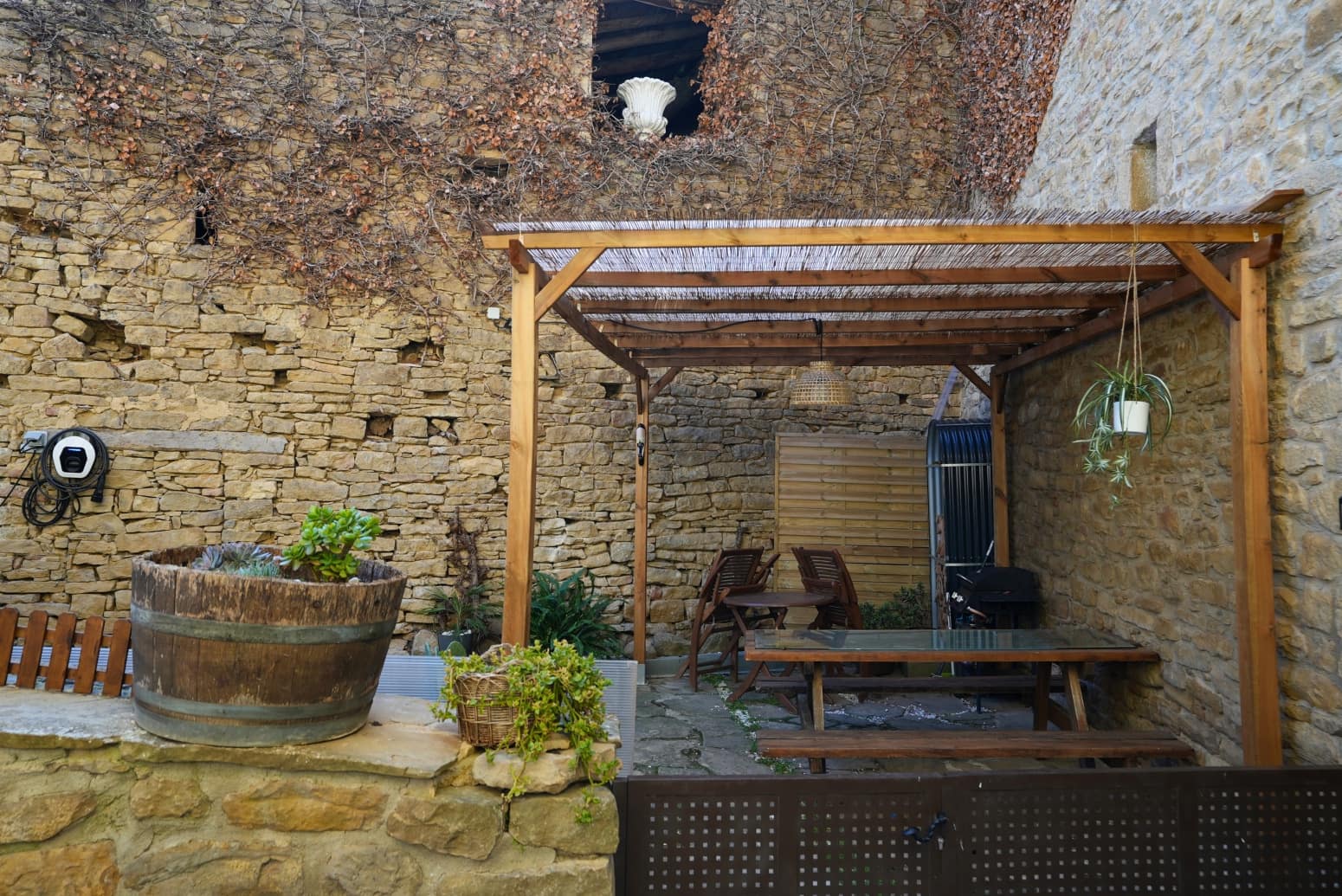 4 bedroom Business for sale in Leoz - € 349,900 (Ref: 9533421)