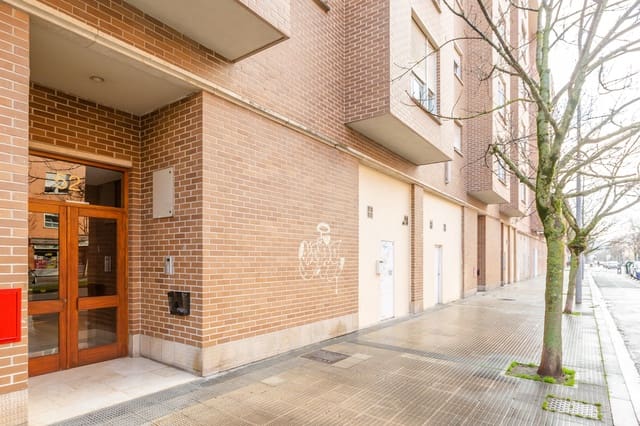 3 soveværelse Lejlighed til salg i Pamplona / Iruña med garage - € 285.000 (Ref: 9533422)