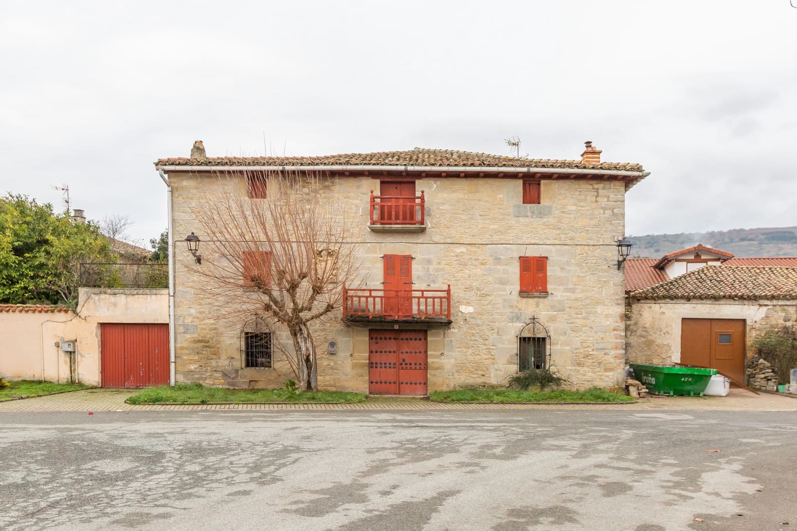 8 soveværelse Villa til salg i Cendea de Olza/Oltza Zendea - € 215.000 (Ref: 9533423)