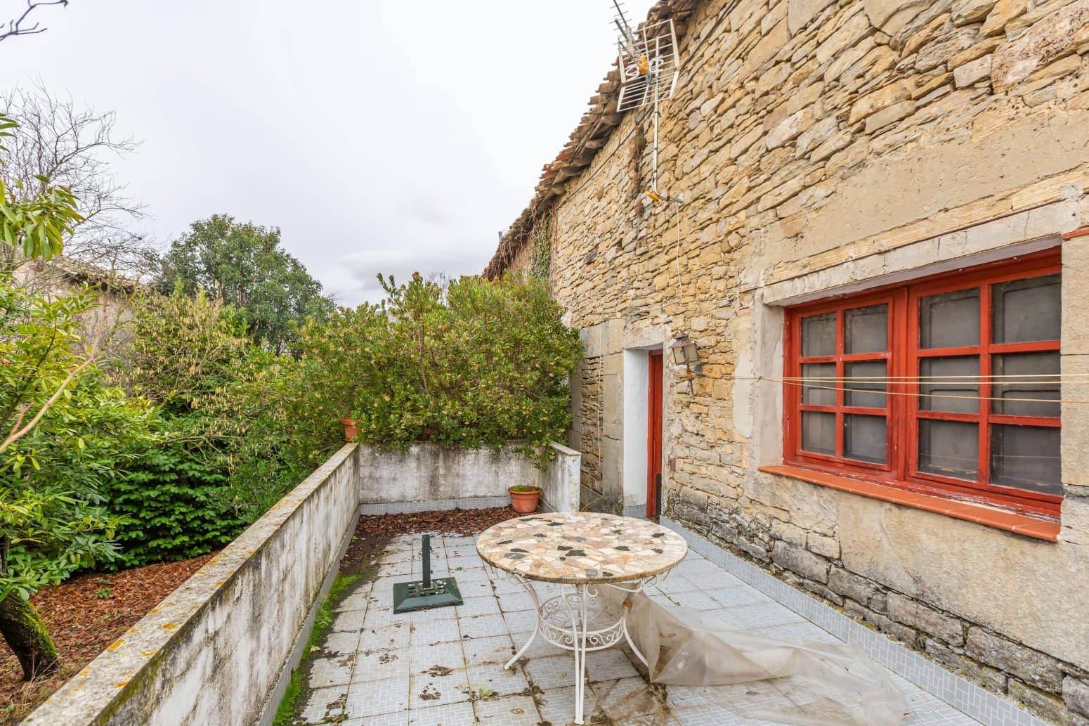 8 soveværelse Villa til salg i Cendea de Olza/Oltza Zendea - € 215.000 (Ref: 9533423)