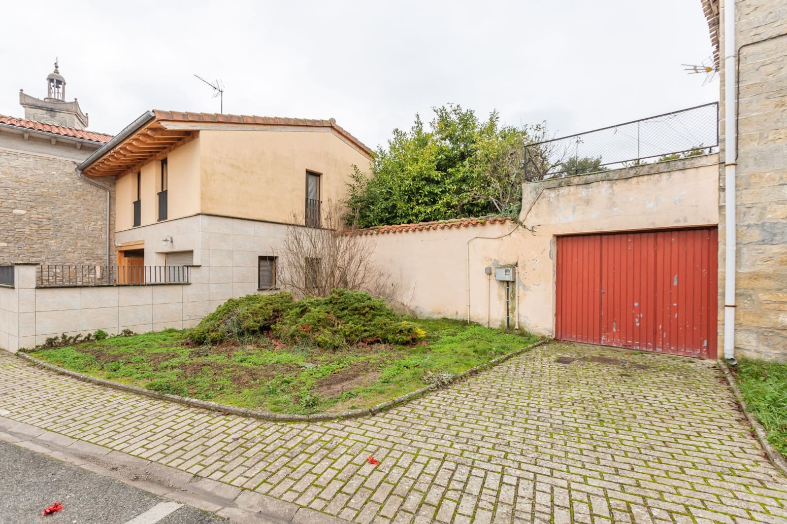 8 soveværelse Villa til salg i Cendea de Olza/Oltza Zendea - € 215.000 (Ref: 9533423)