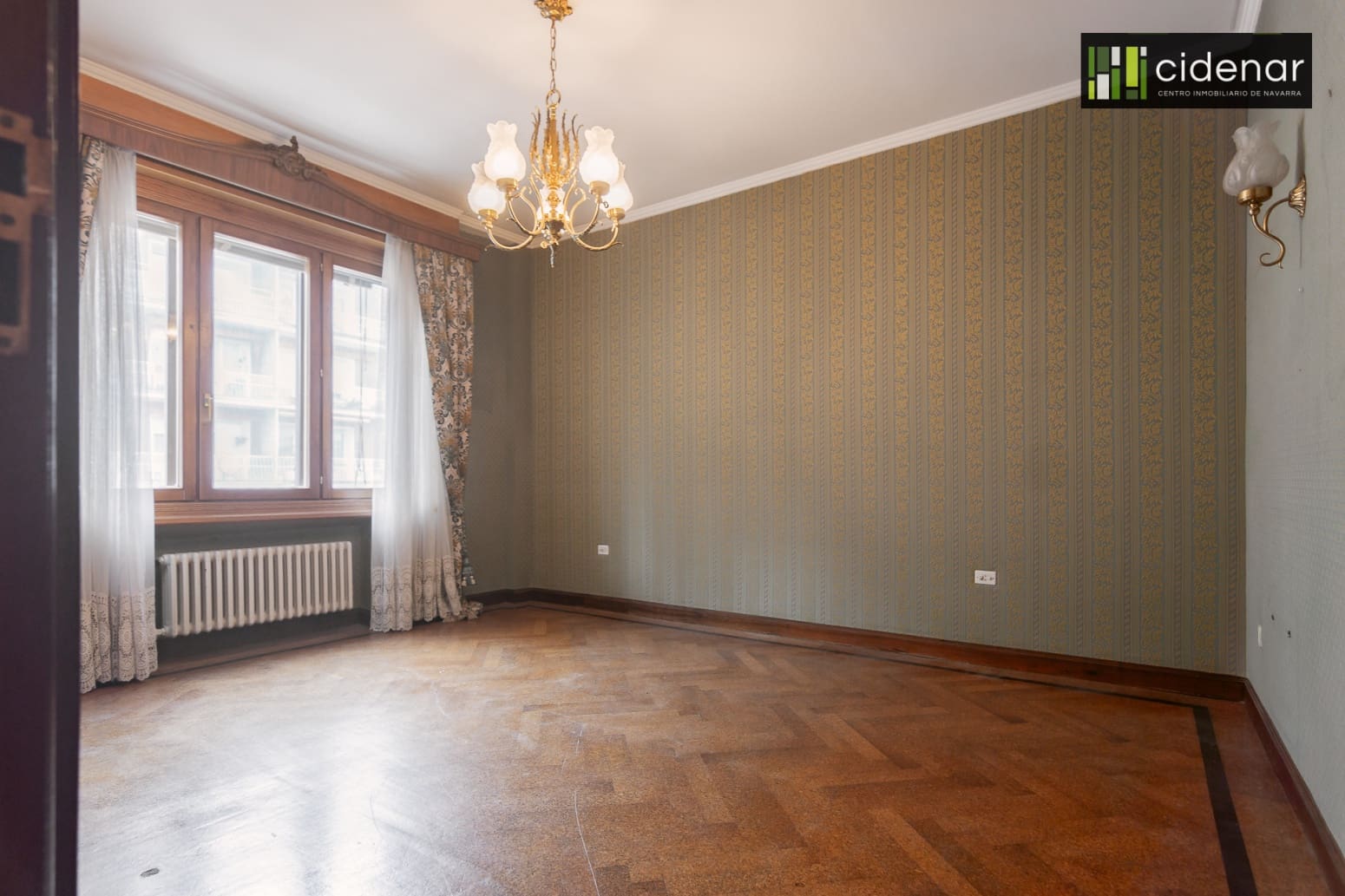 Piso de 3 habitaciones en Pamplona / Iruña en venta - 370.000 € (Ref: 9555291)