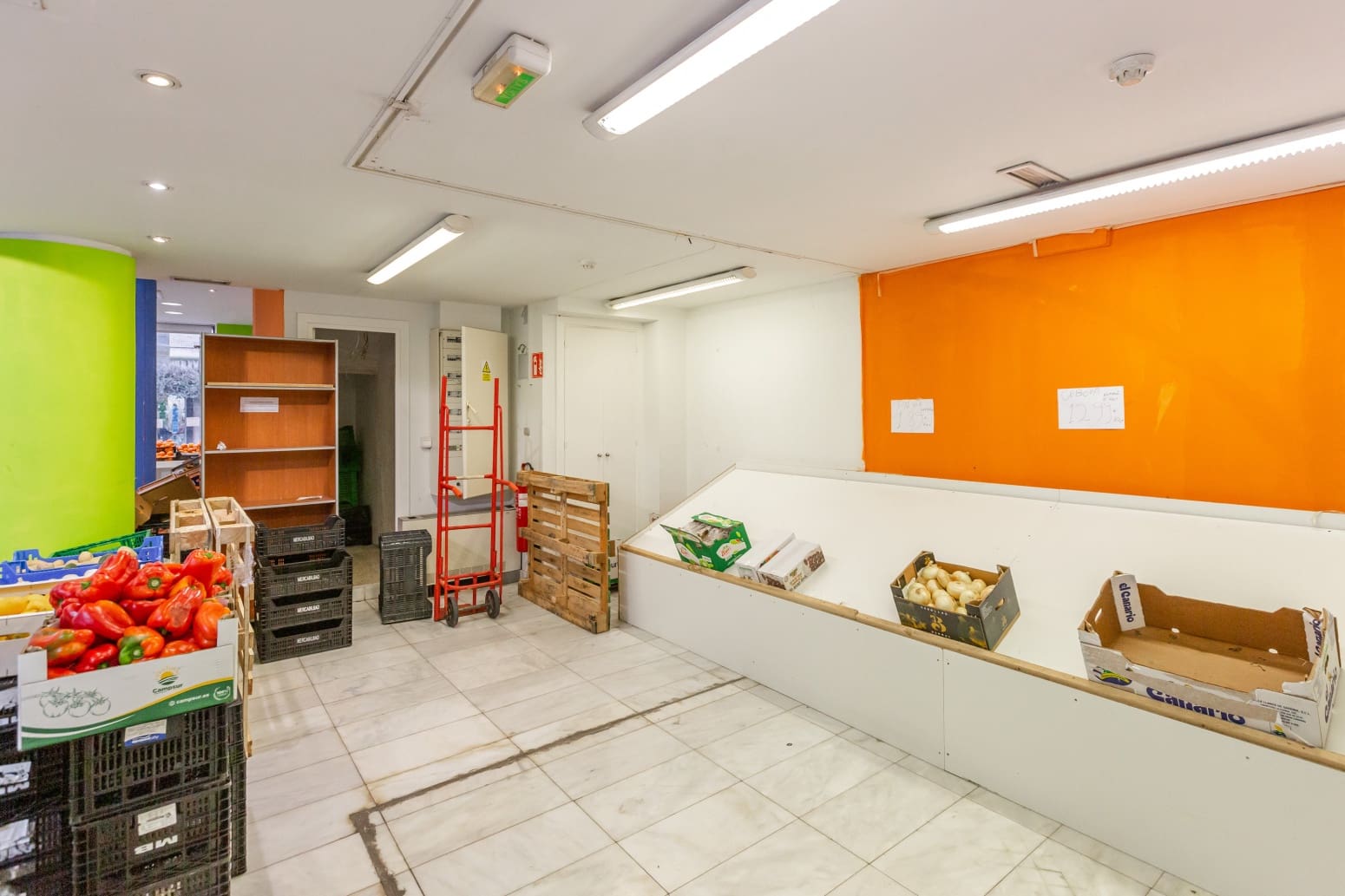 Commercial for rent in Burlada - € 30,000 (Ref: 9561441)