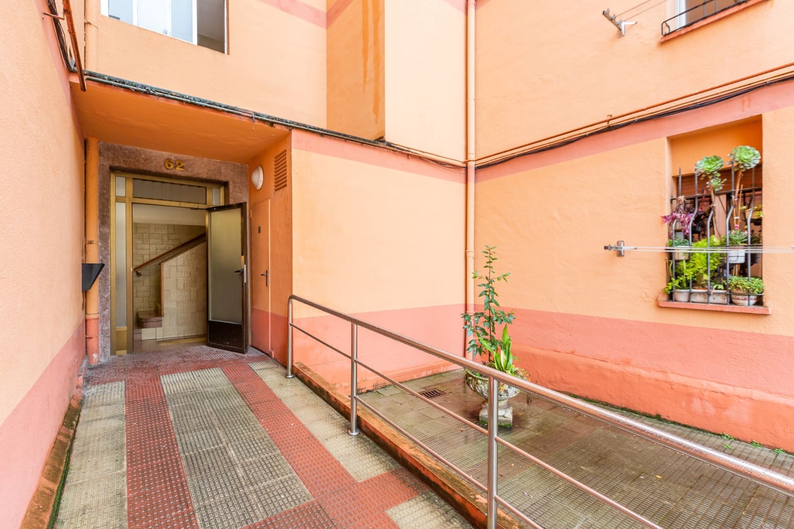 2 bedroom Flat for sale in Pamplona / Iruna - € 185,000 (Ref: 9561442)