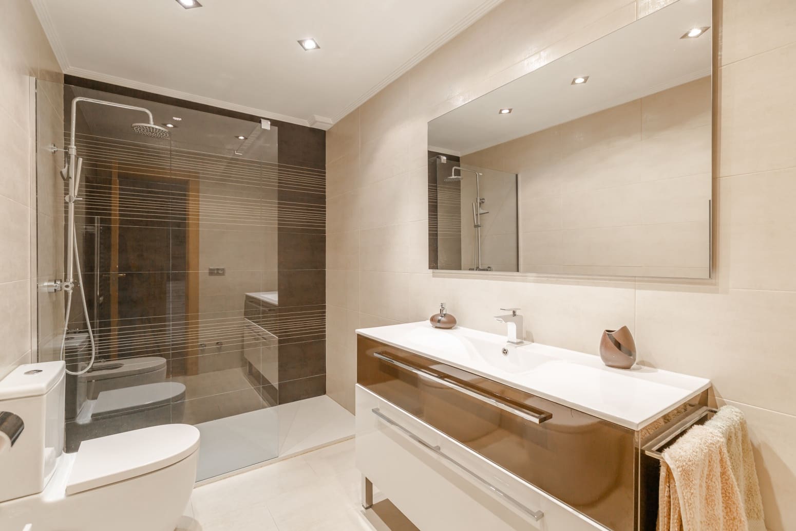 5 sypialnia Willa na sprzedaż w Baranain z garażem - 575 000 € (Ref: 9568239)