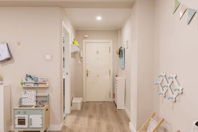 3 soveværelse Lejlighed til salg i Pamplona / Iruña - € 320.000 (Ref: 9568240)