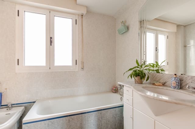 2 soveværelse Lejlighed til salg i Pamplona / Iruña med garage - € 400.000 (Ref: 9568241)