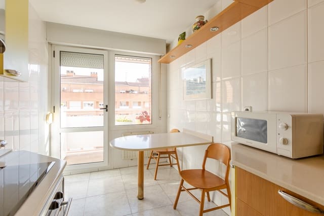 2 soveværelse Lejlighed til salg i Pamplona / Iruña med garage - € 400.000 (Ref: 9568241)