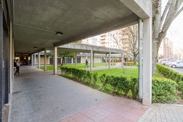 Kaupallinen vuokrattavana paikassa Pamplona - 800 € (Ref: 9570860)