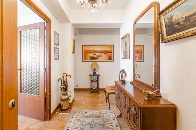 4 makuuhuone Asunto myytävänä paikassa Pamplona - 449 900 € (Ref: 9576270)