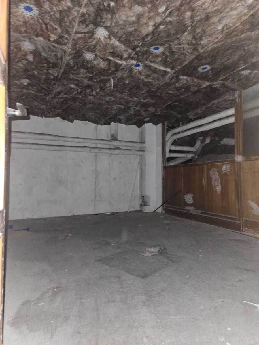 Commercial for rent in Burlada - € 1,000 (Ref: 9585975)