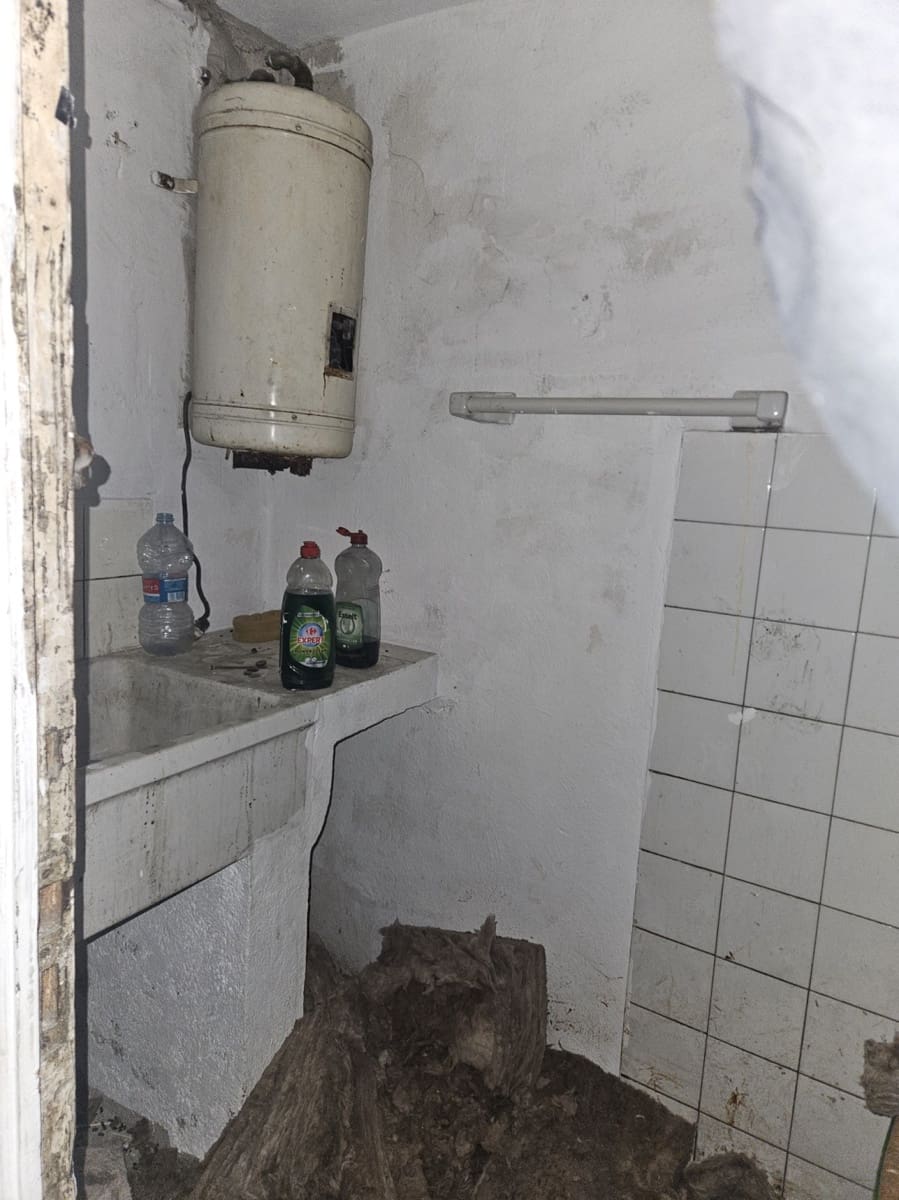 Commercial for rent in Burlada - € 1,000 (Ref: 9585975)