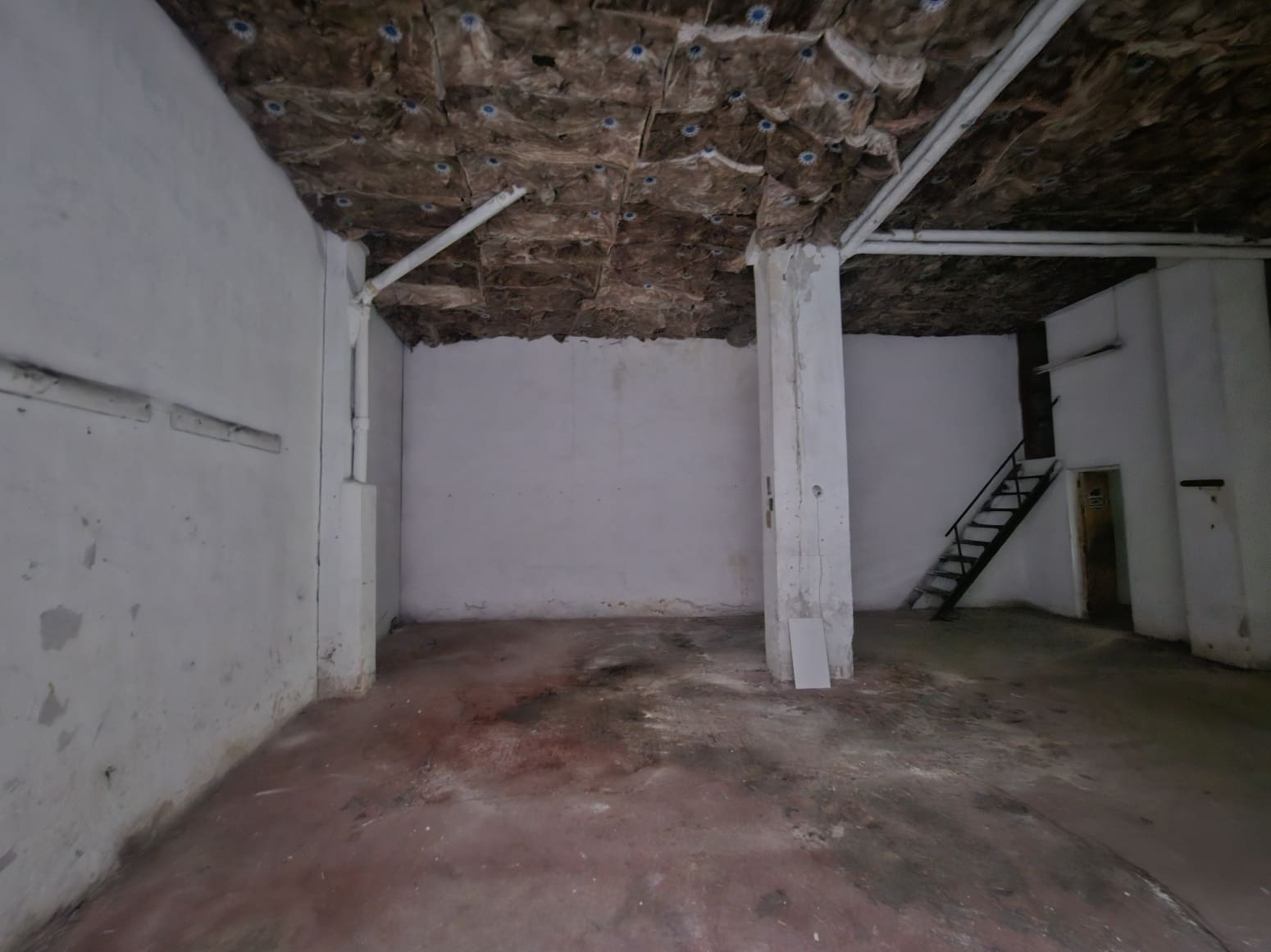 Commercial for rent in Burlada - € 1,000 (Ref: 9585975)