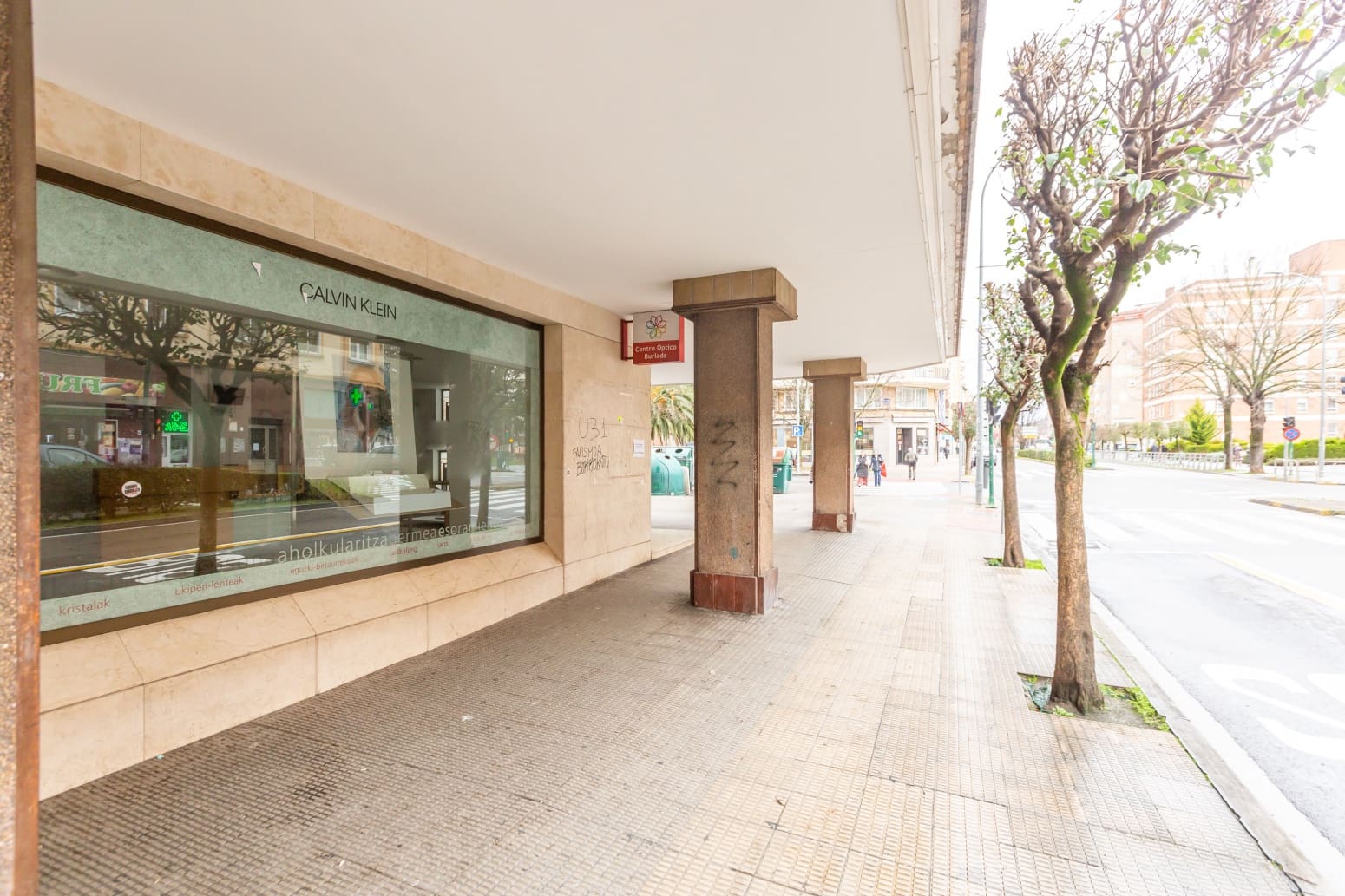 Commercial for rent in Burlada - € 1,800 (Ref: 9585976)