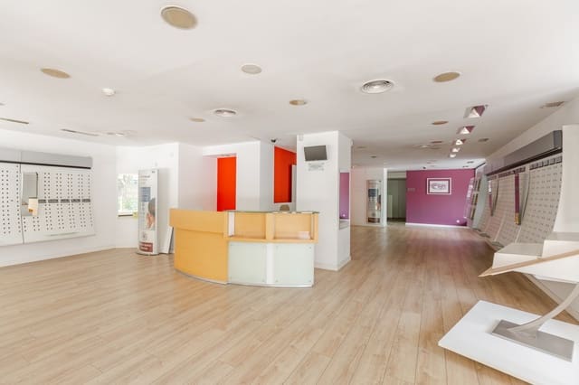 Kommersiell til leie i Burlada - € 1 800 (Ref: 9585976)