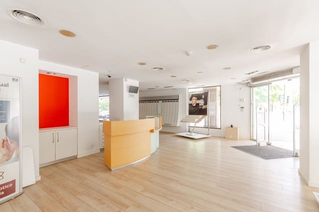 Kommersiell til leie i Burlada - € 1 800 (Ref: 9585976)