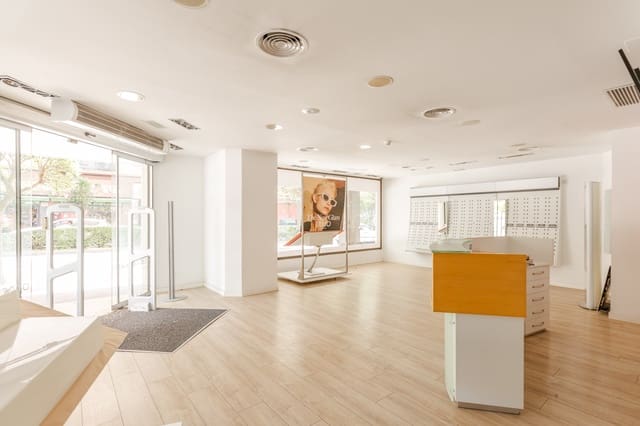 Kommersiell til leie i Burlada - € 1 800 (Ref: 9585976)