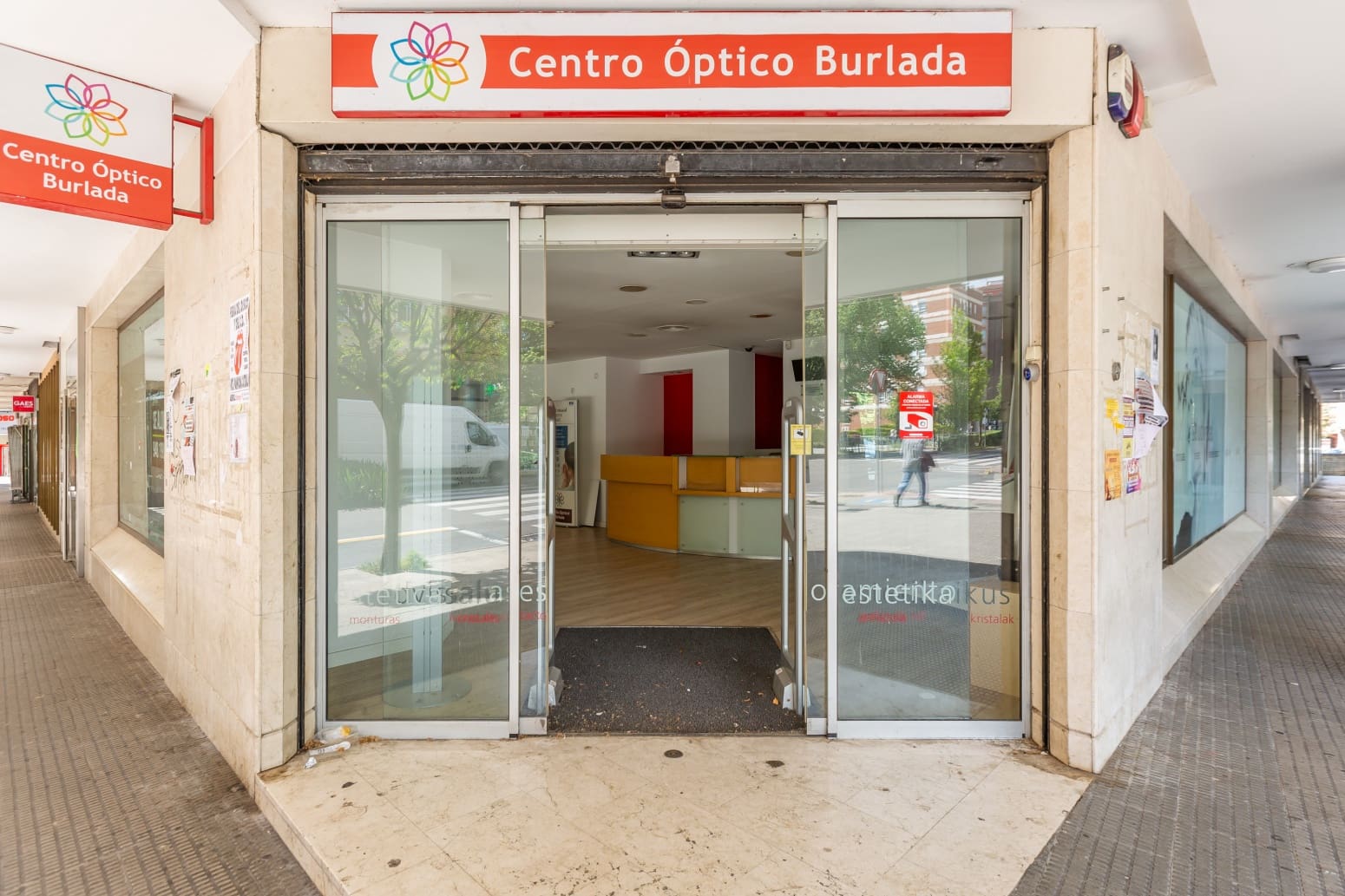 Commercial for rent in Burlada - € 1,800 (Ref: 9585976)