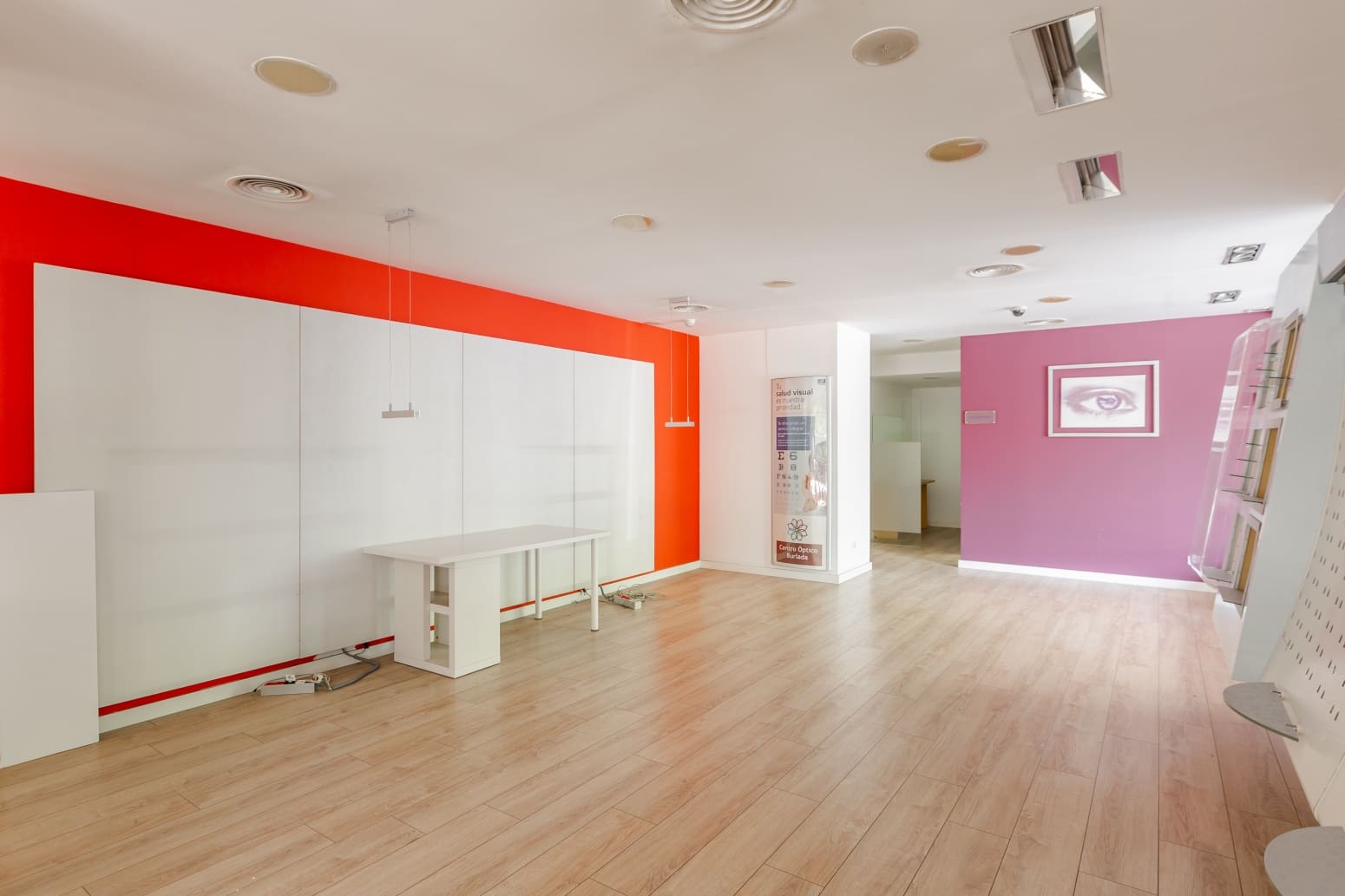 Commercial for rent in Burlada - € 1,800 (Ref: 9585976)