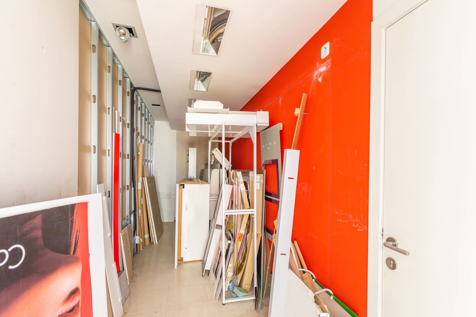 Commercial for rent in Burlada - € 1,800 (Ref: 9585976)