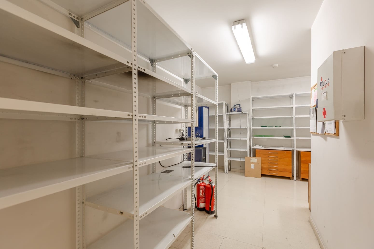 Commercial for rent in Burlada - € 1,800 (Ref: 9585976)