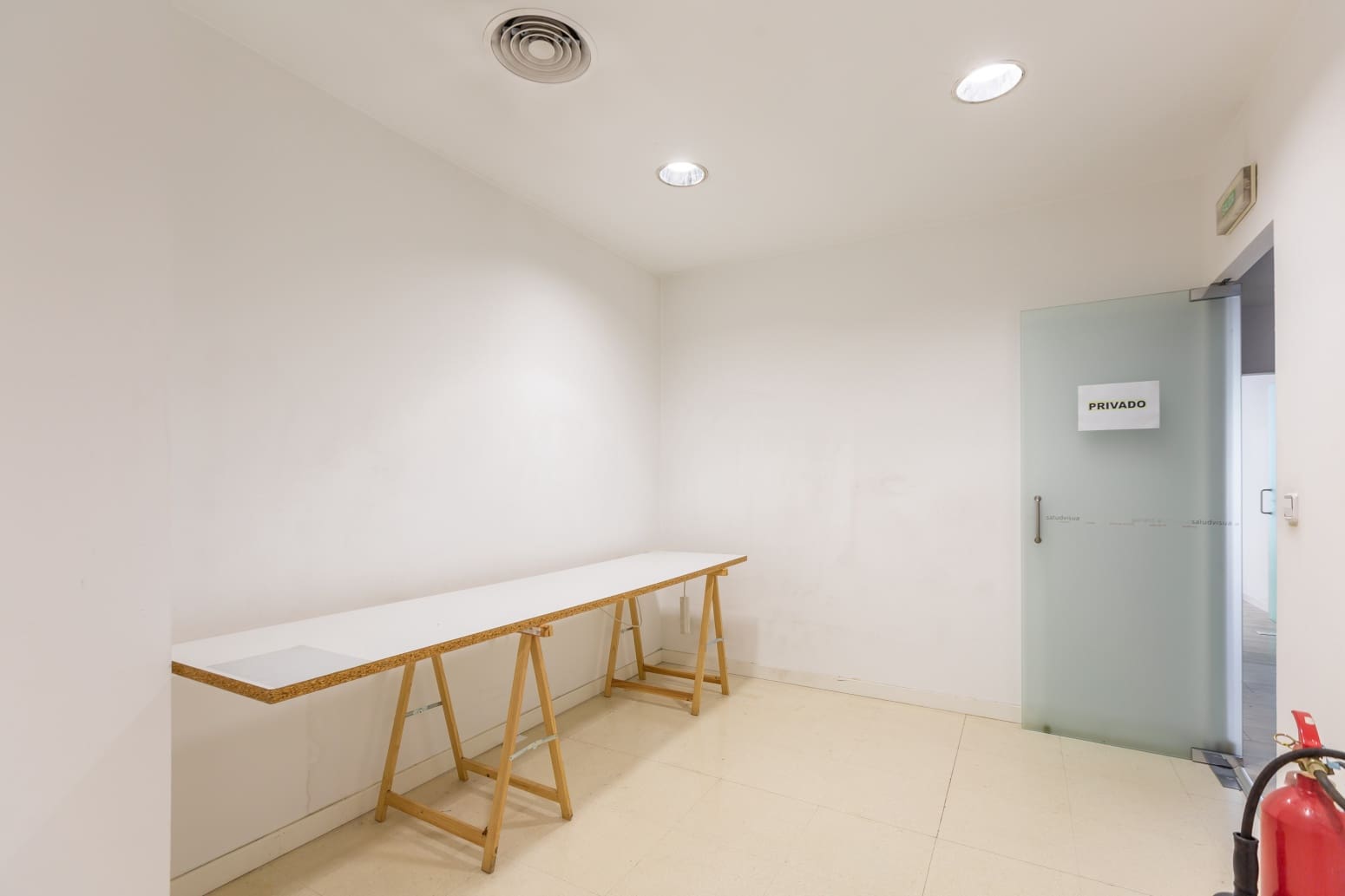 Commercial for rent in Burlada - € 1,800 (Ref: 9585976)