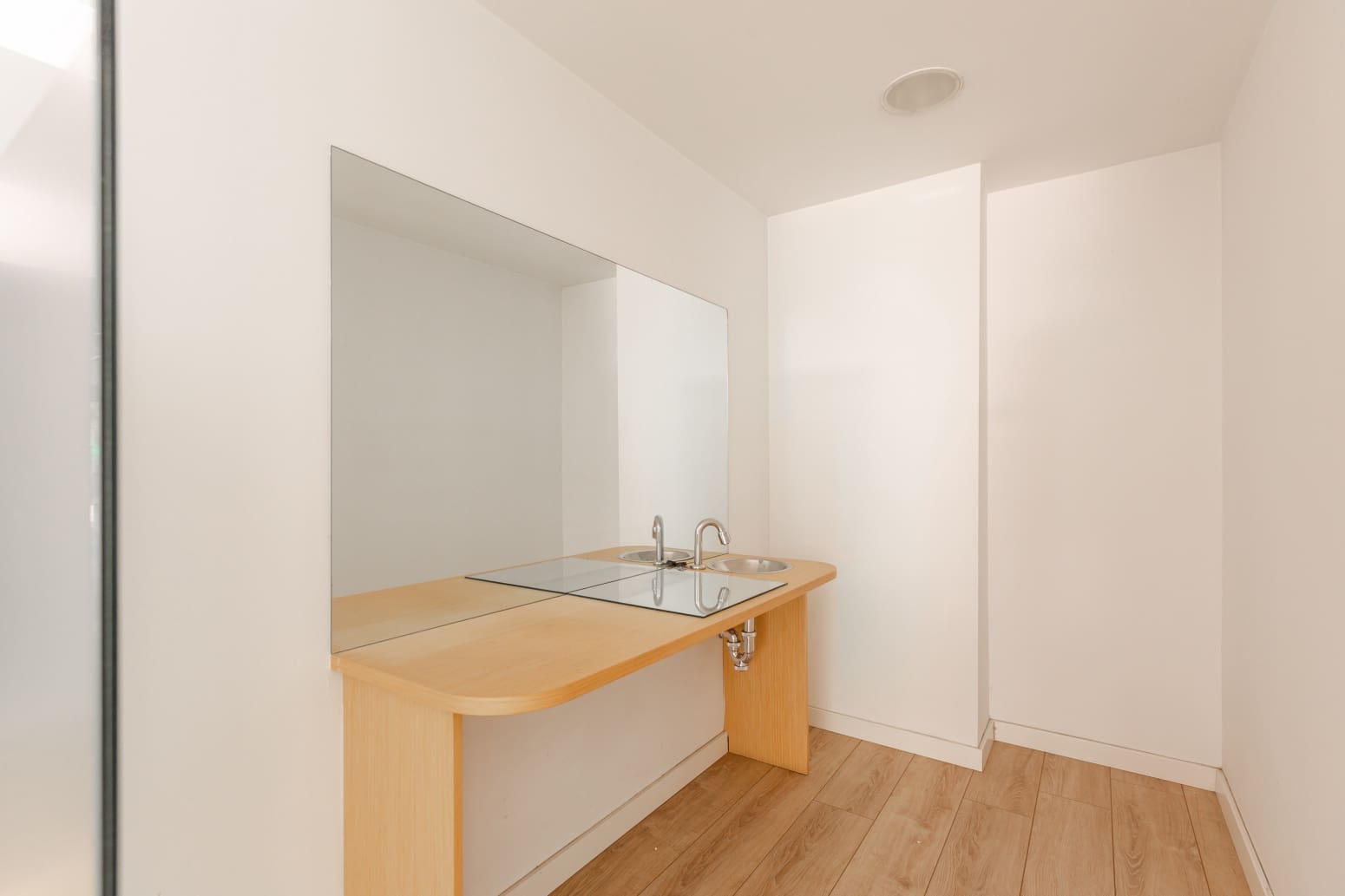 Commercial for rent in Burlada - € 1,800 (Ref: 9585976)