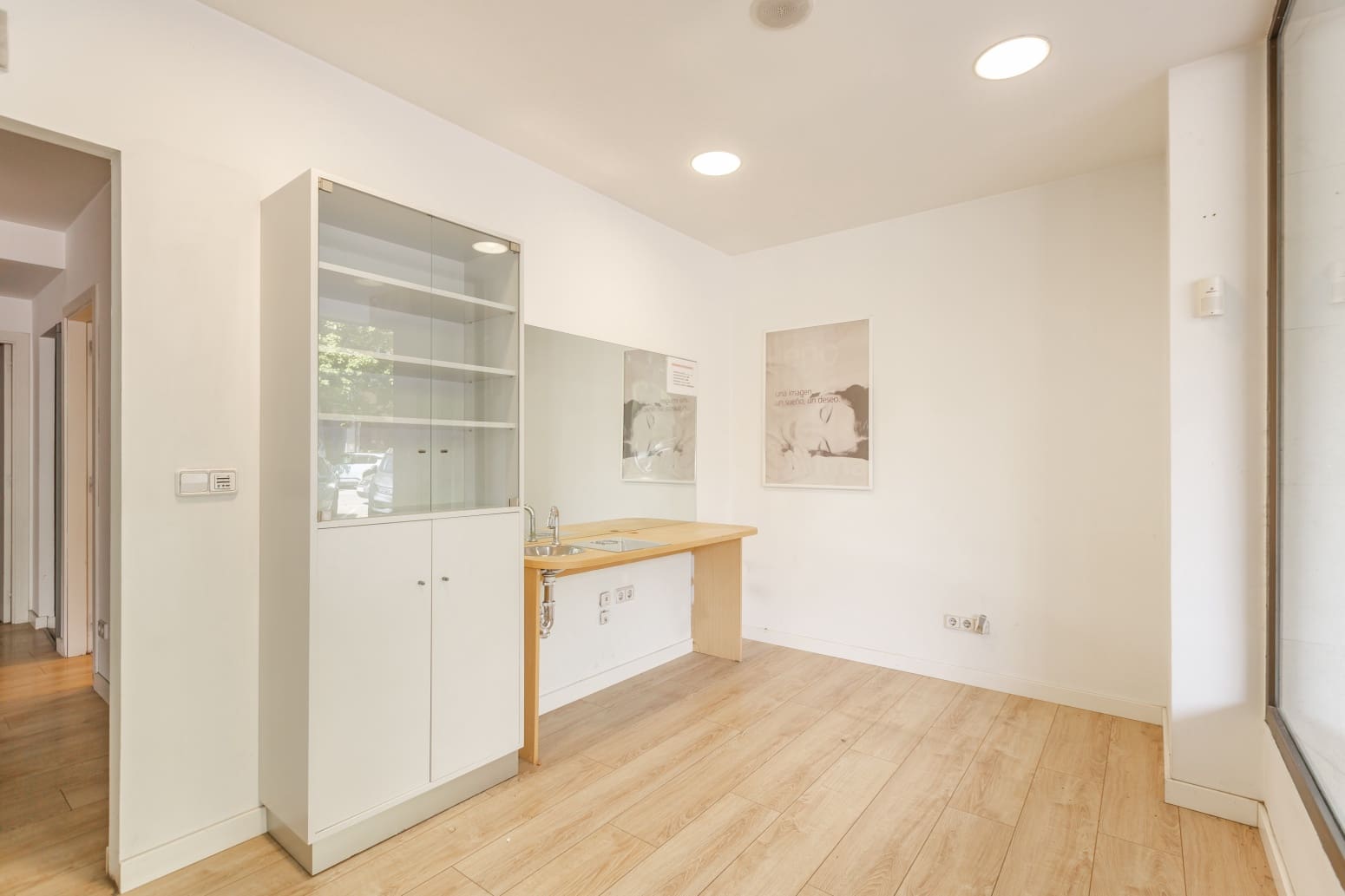 Commercial for rent in Burlada - € 1,800 (Ref: 9585976)