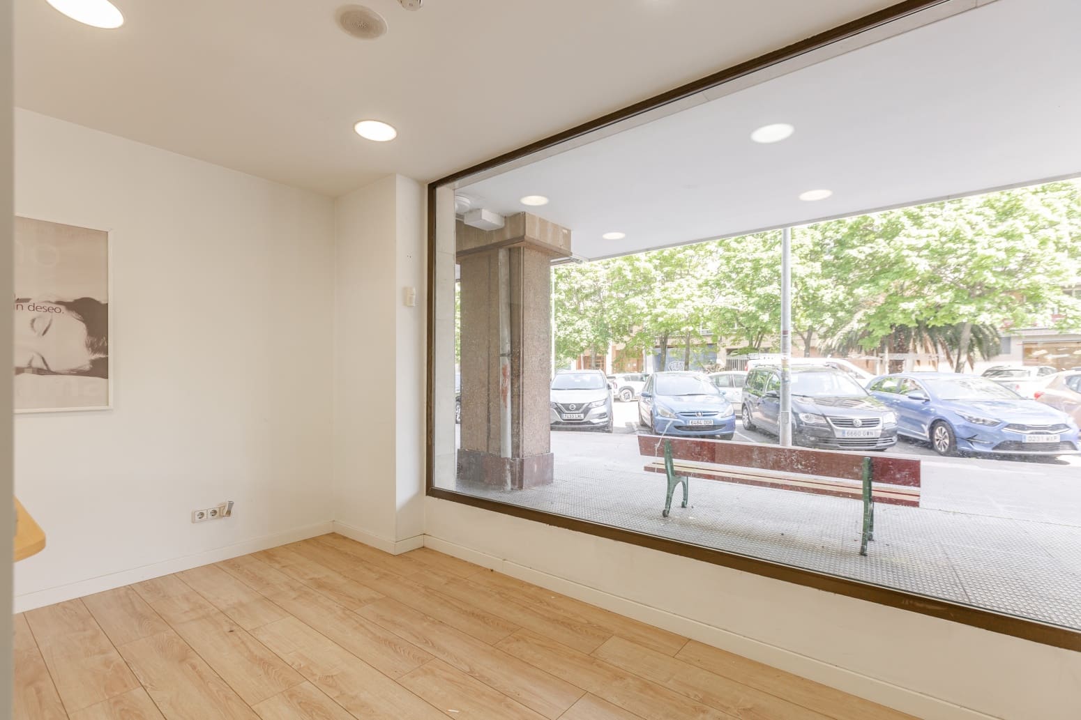 Commercial for rent in Burlada - € 1,800 (Ref: 9585976)