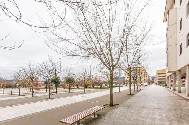 Erhverv til salg i Egüés, Valle de Egüés/Eguesibar - € 160.000 (Ref: 9585977)