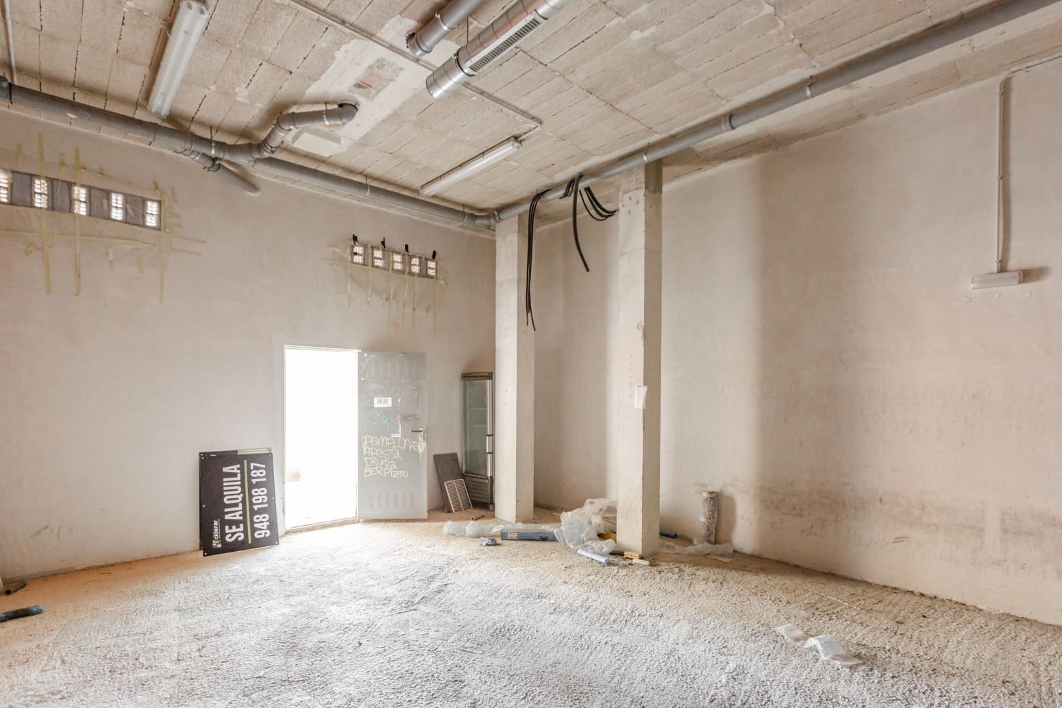 Commercial for sale in Egues - € 160,000 (Ref: 9585977)