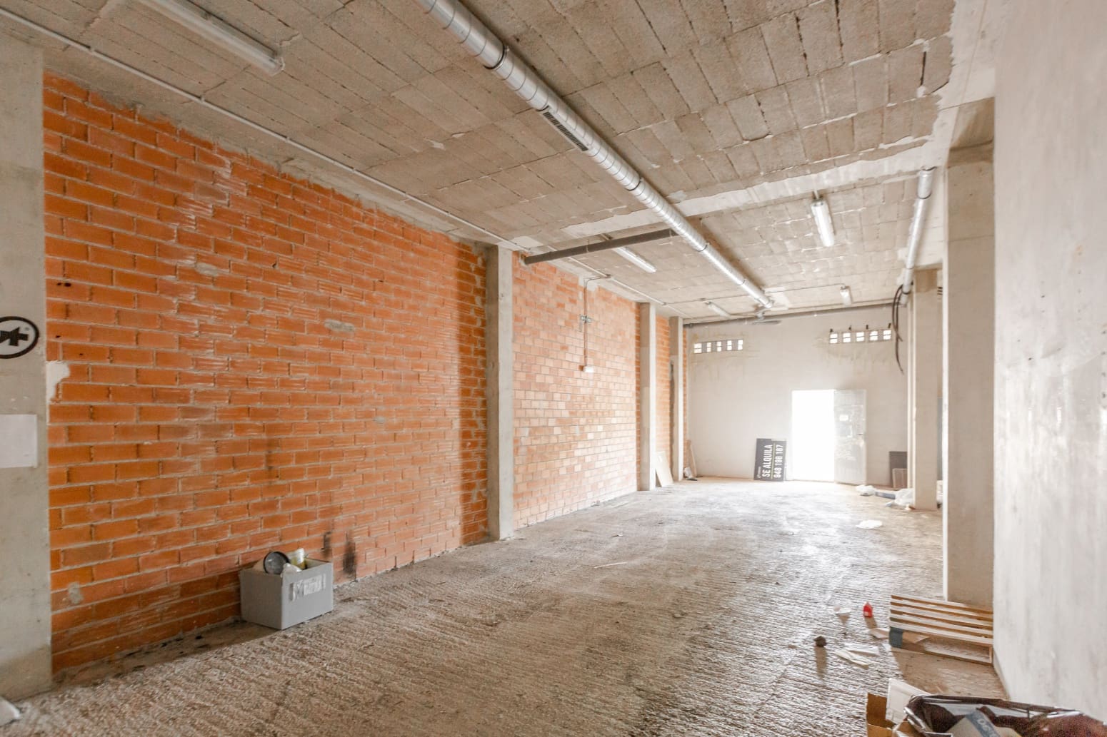 Commercial for sale in Egues - € 160,000 (Ref: 9585977)