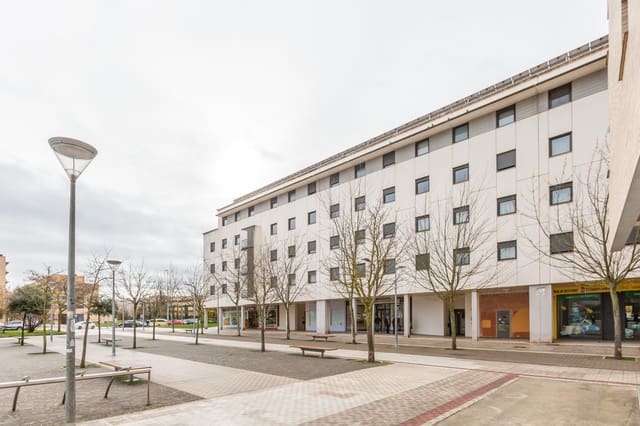 Kaupallinen vuokrattavana paikassa Egüés, Valle de Egüés/Eguesibar - 700 € (Ref: 9585978)