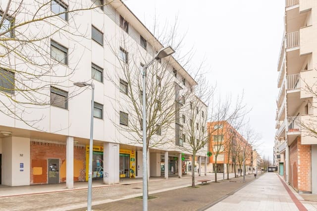 Kaupallinen vuokrattavana paikassa Egüés, Valle de Egüés/Eguesibar - 700 € (Ref: 9585978)