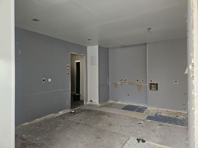 Kaupallinen vuokrattavana paikassa Burlada - 450 € (Ref: 9585979)