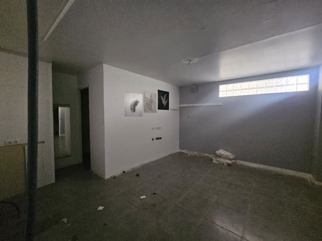 Kaupallinen vuokrattavana paikassa Burlada - 450 € (Ref: 9585979)